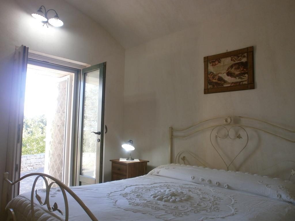 Trullo Villa Giuliana con giardino Posizione panoramica Free wifi Ostuni Camera foto